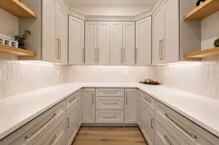 2121 Clematis Ct, Sarasota, FL 34239 - Photo 17