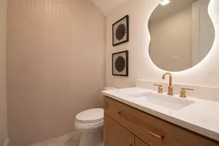 2121 Clematis Ct, Sarasota, FL 34239 - Photo 33
