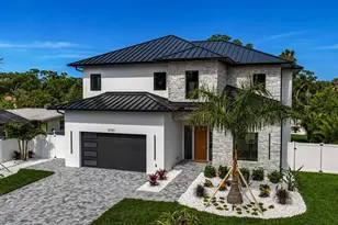 2121 Clematis Ct, Sarasota, FL 34239 - Photo 1