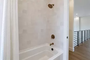 2121 Clematis Ct, Sarasota, FL 34239 - Photo 49