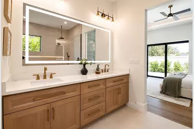 2121 Clematis Court, Sarasota, FL 34239 - Photo 27