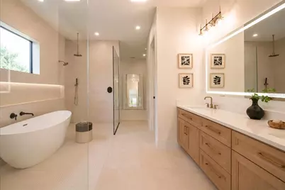 2121 Clematis Court, Sarasota, FL 34239 - Photo 23