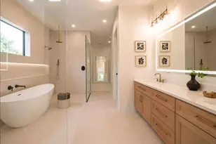 2121 Clematis Ct, Sarasota, FL 34239 - Photo 23