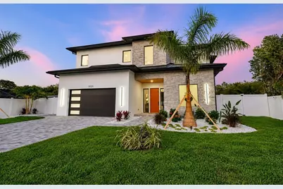 2121 Clematis Court, Sarasota, FL 34239 - Photo 3