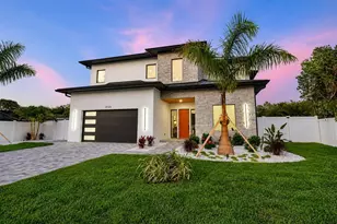 2121 Clematis Ct, Sarasota, FL 34239 - Photo 3