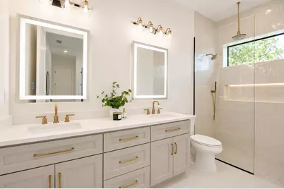 2121 Clematis Court, Sarasota, FL 34239 - Photo 39