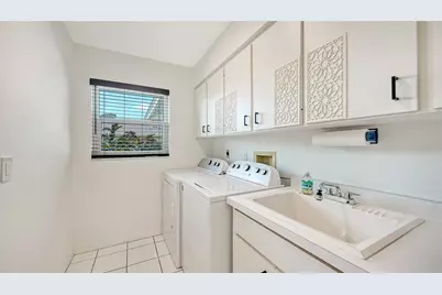 6988 Country Lakes Circle, Sarasota, FL 34243 - Photo 37