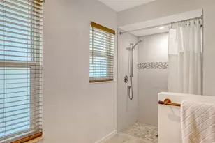 6988 Country Lakes Cir, Sarasota, FL 34243 - Photo 25
