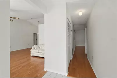 5657 29th Street Circle E, Bradenton, FL 34203 - Photo 5