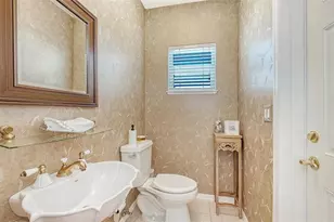 3040 Gulf of Mexico Dr, Longboat Key, FL 34228 - Photo 31