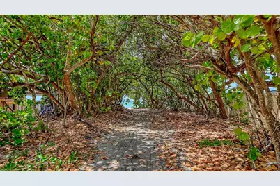 3040 Gulf Of Mexico Drive #3, Longboat Key, FL 34228 - Photo 7