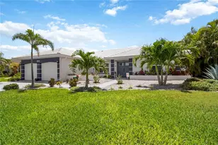 8712 53rd Ave W, Bradenton, FL 34210 - Photo 3