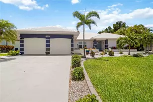 8712 53rd Ave W, Bradenton, FL 34210 - Photo 5