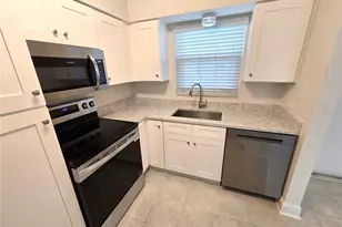 611 Gulf Dr N, Bradenton Beach, FL 34217 - Photo 7
