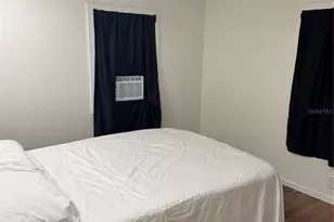 105 Del Rio Dr, Palmetto, FL 34221 - Photo 9