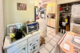 3332 Tallywood Ct, Sarasota, FL 34237 - Photo 9