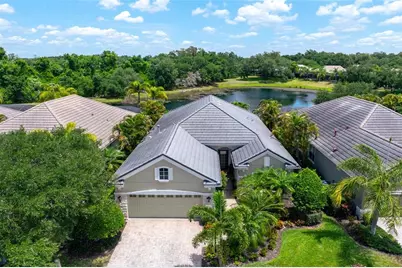 12037 Thornhill Court, Lakewood Ranch, FL 34202 - Photo 3
