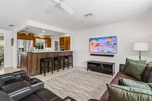 2747 Jefferson Cir, Sarasota, FL 34239 - Photo 11