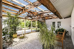 2747 Jefferson Cir, Sarasota, FL 34239 - Photo 15