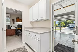 2747 Jefferson Cir, Sarasota, FL 34239 - Photo 27