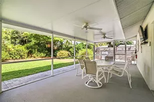 2747 Jefferson Cir, Sarasota, FL 34239 - Photo 29