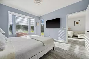9611 Castle Point Dr, Sarasota, FL 34238 - Photo 5
