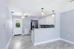 10121 46th Ave W, Bradenton, FL 34210 - Photo 9