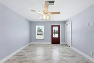 10121 46th Ave W, Bradenton, FL 34210 - Photo 7