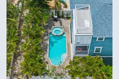 2300 Avenue B, Bradenton Beach, FL 34217 - Photo 3