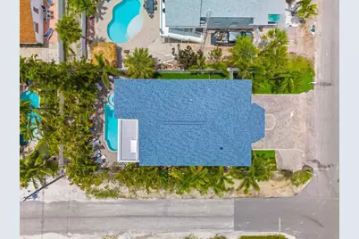 2300 Avenue B, Bradenton Beach, FL 34217 - Photo 3