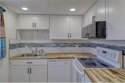 101 Cambridge Trail #196, Sun City Center, FL 33573 - Photo 15