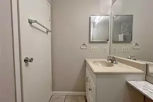 302 Canton Ct, Sun City Center, FL 33573 - Photo 31