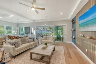 1537 Siesta Dr, Sarasota, FL 34239 - Photo 11