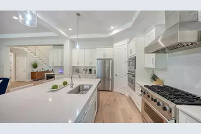 1537 Siesta Drive, Sarasota, FL 34239 - Photo 15
