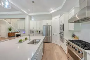 1537 Siesta Dr, Sarasota, FL 34239 - Photo 15