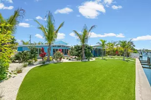 528 Key Royale Dr, Holmes Beach, FL 34217 - Photo 49