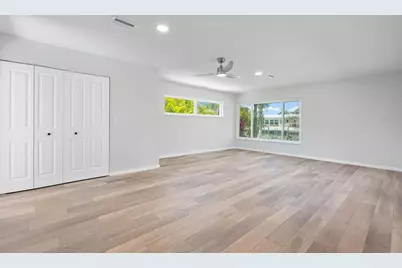 528 Key Royale Drive, Holmes Beach, FL 34217 - Photo 21
