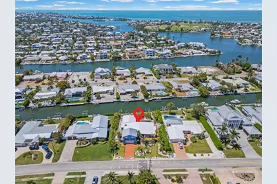 528 Key Royale Drive, Holmes Beach, FL 34217 - Photo 53