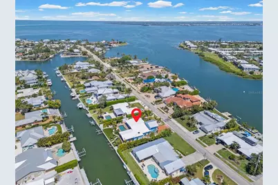 528 Key Royale Drive, Holmes Beach, FL 34217 - Photo 53