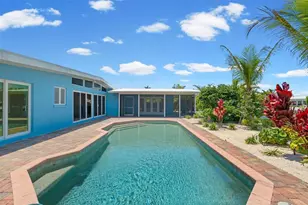 528 Key Royale Dr, Holmes Beach, FL 34217 - Photo 39