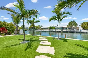 528 Key Royale Dr, Holmes Beach, FL 34217 - Photo 43