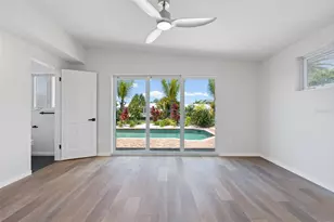 528 Key Royale Dr, Holmes Beach, FL 34217 - Photo 29