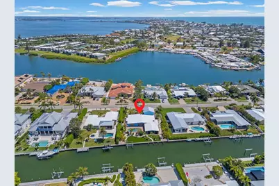 528 Key Royale Drive, Holmes Beach, FL 34217 - Photo 55