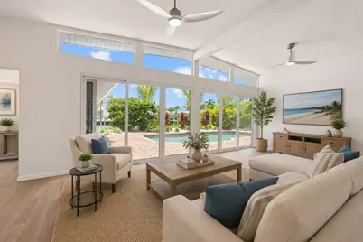 528 Key Royale Drive, Holmes Beach, FL 34217 - Photo 5