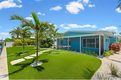 528 Key Royale Drive, Holmes Beach, FL 34217 - Photo 47