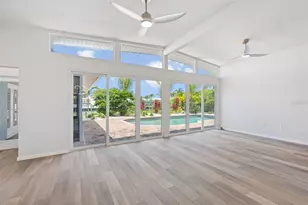 528 Key Royale Dr, Holmes Beach, FL 34217 - Photo 11