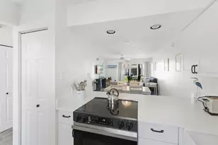 1801 Gulf Dr N, Bradenton Beach, FL 34217 - Photo 5