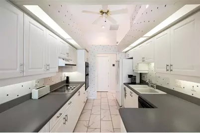 2893 Sandringham Place, Sarasota, FL 34235 - Photo 15