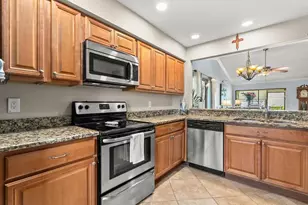 2723 60th Ave Dr W, Bradenton, FL 34207 - Photo 3