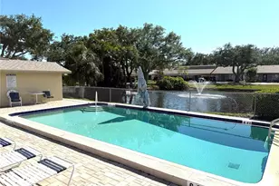 2723 60th Ave Dr W, Bradenton, FL 34207 - Photo 9